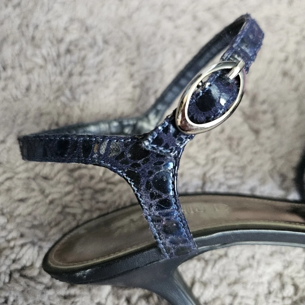 Michelle D Vavavoom Metallic Kitten Heels‎ Sz 7